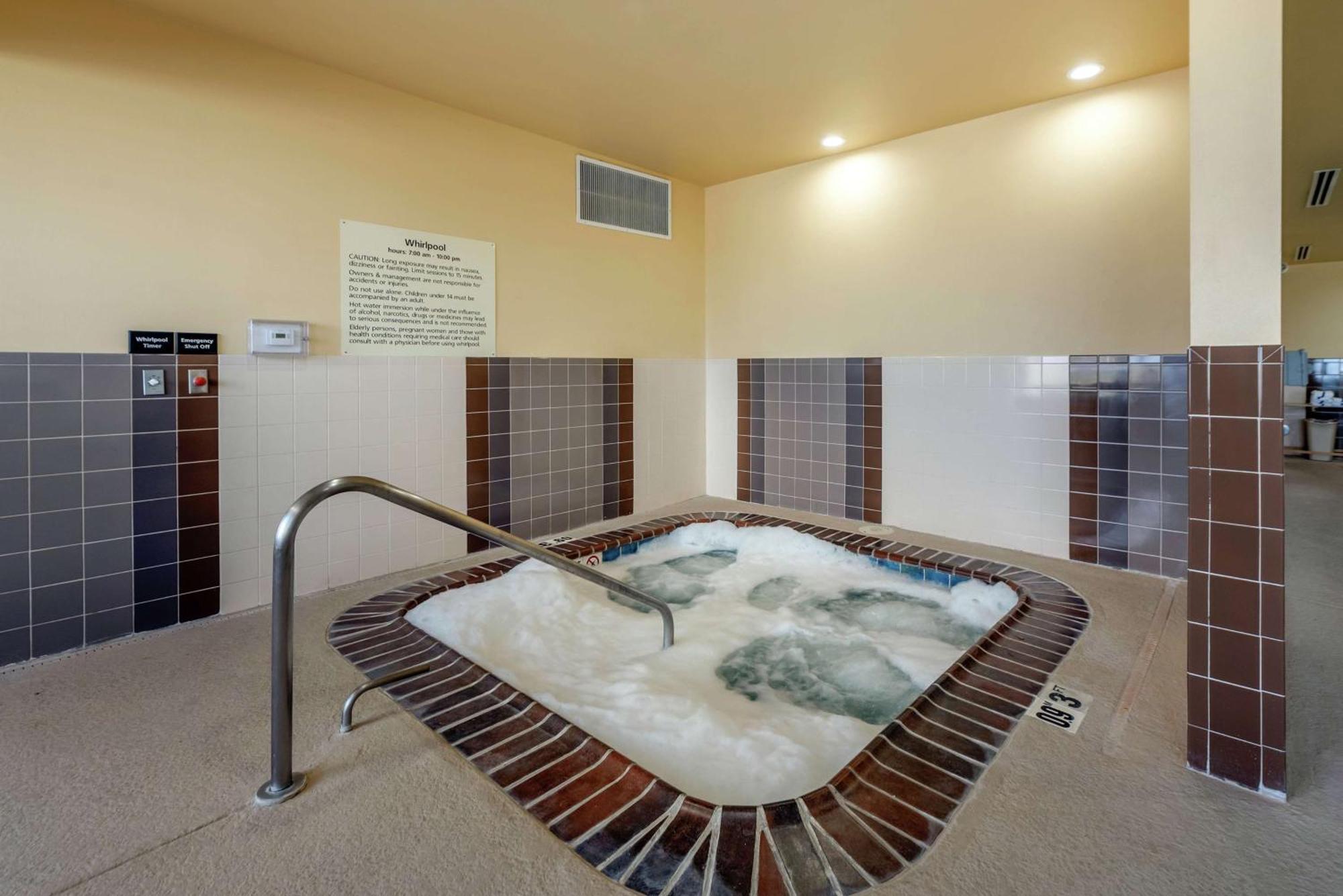 Hampton Inn Аламоса Экстерьер фото